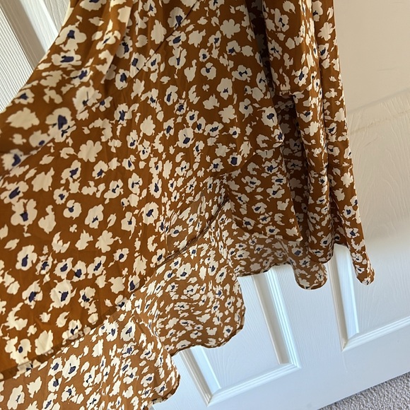 Golden Floral Long Sleeve Dress - Size M - Picture 6 of 8